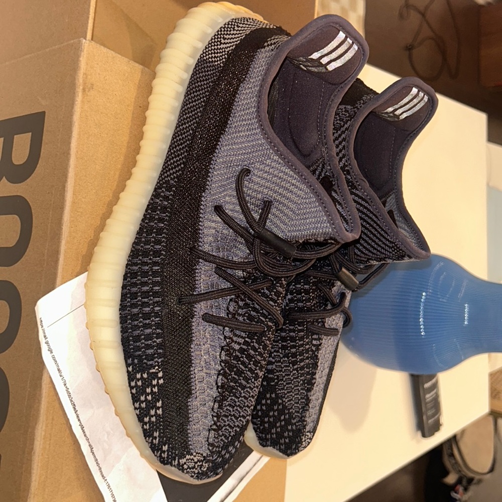 Yeezys 350 Carbons size 11